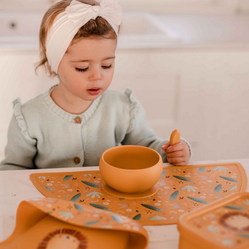 Tovaglietta per bambini in silicone giallo decorata con foglie